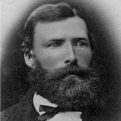 Släktgården tar form